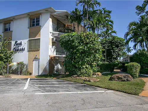 4056 Lake Osborne Dr #8 Photo 1
