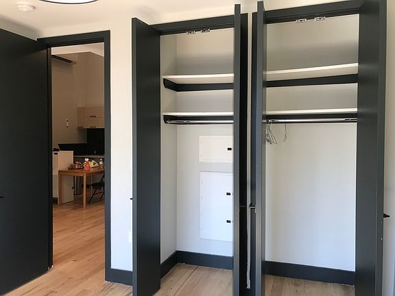 3rd image of 301 Broadway #5