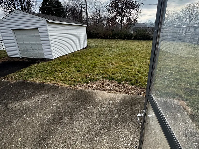 1724 Silver Ln — Photo 20