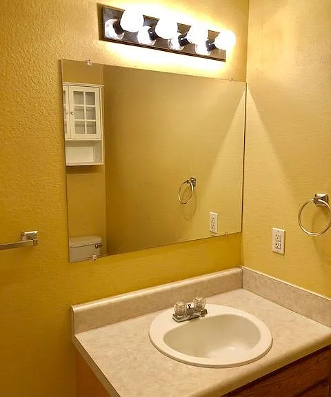 3806 Owen St — Photo 5