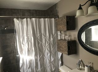 900 Meadowbrook Dr, Baytown, TX 77521