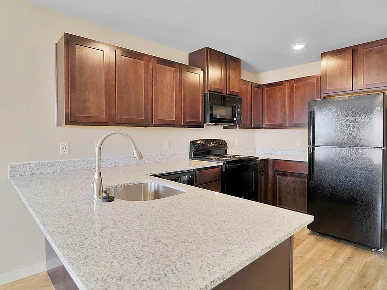 The Reserve at Chaffee Crossing Apartment Homes & Townhomes — Photo 7
