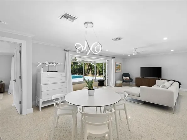 380 Wedge DR, NAPLES, FL 34103