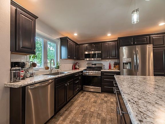 3rd image of 2123 Highland Ave