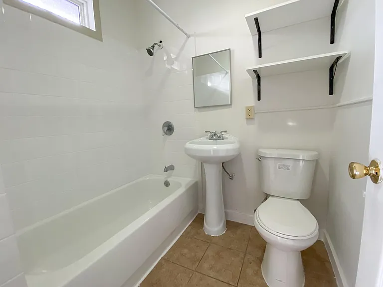 31 Bond St #1E — Photo 5