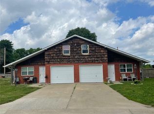 5211 Senior Dr, Saint Joseph, MO 64506