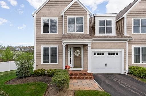 2nd image of 27 Barker Square Dr