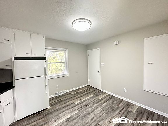 5th image of 3315 SE 4th St