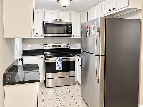 5th image of 2 Tideview Path APT 2