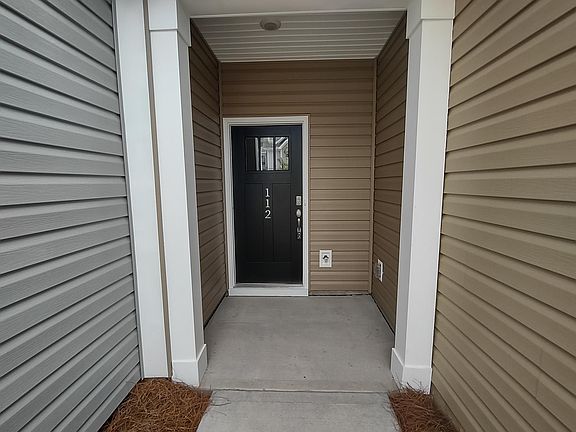 2nd image of 112 Alex Hollow Ln