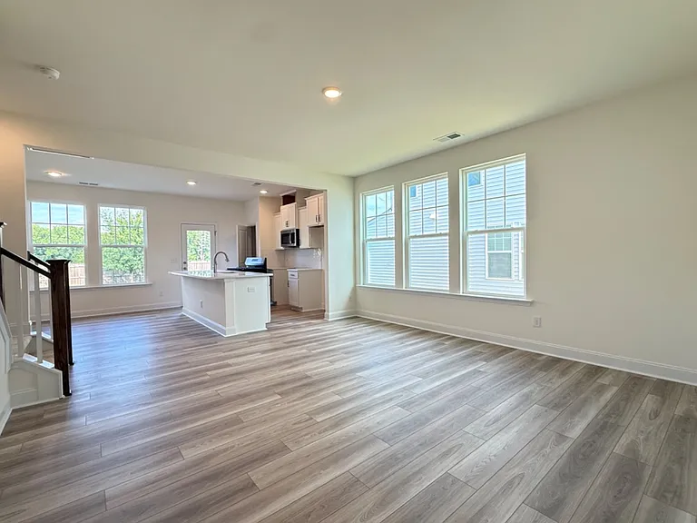 50 Amaryllis Ln — Photo 9