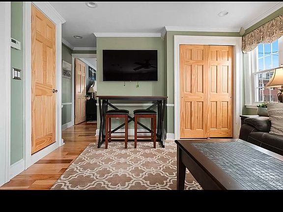 2nd image of 9 Kent St APT B