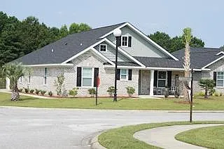3 bed, 2.0 bath, 1919 sqft, $2,200 — Photo 1