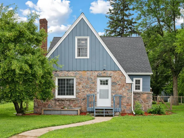 86 High Ave E, Gaylord, MN 55334
