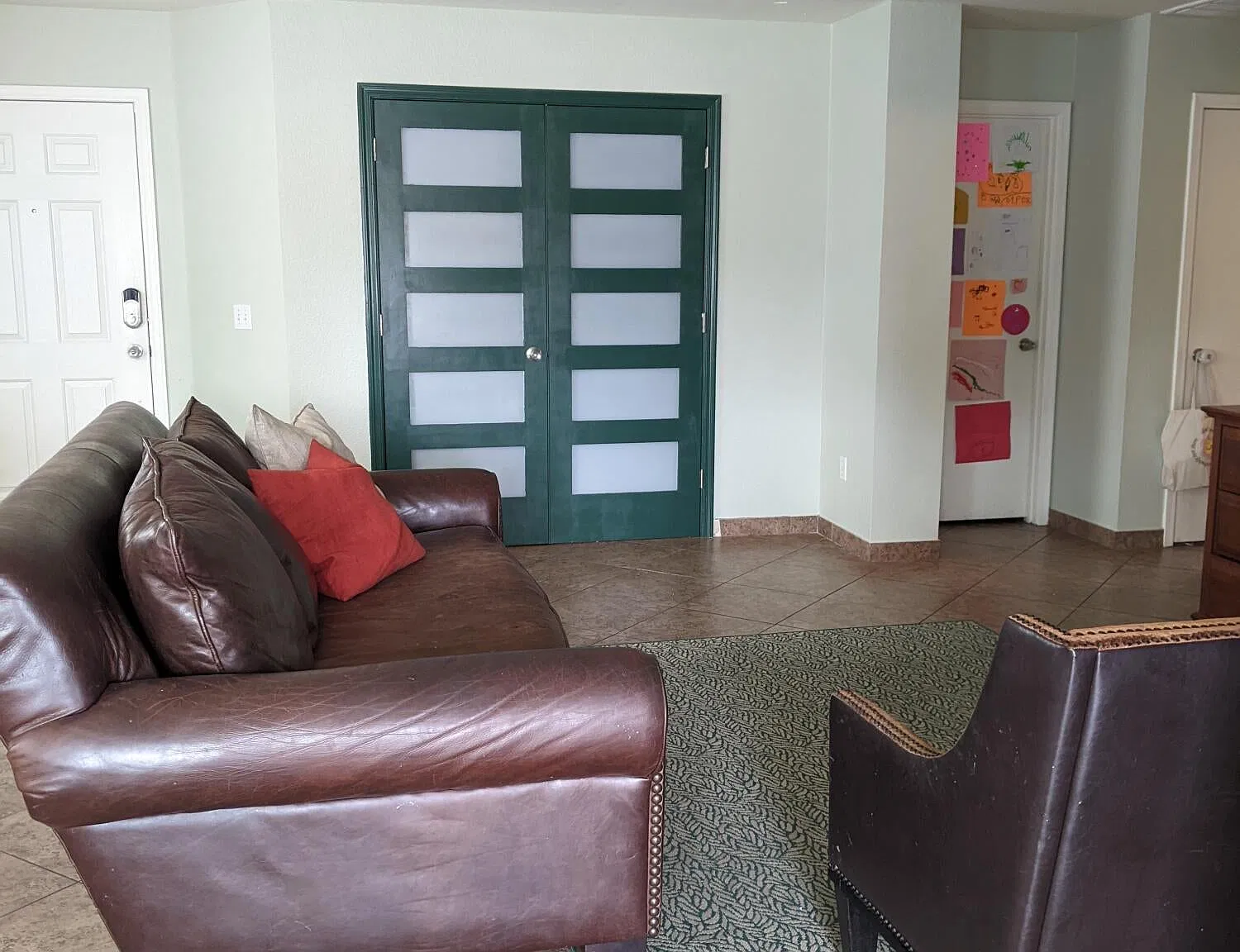 3 bed, 1196 sqft, $2,100 — Photo 4