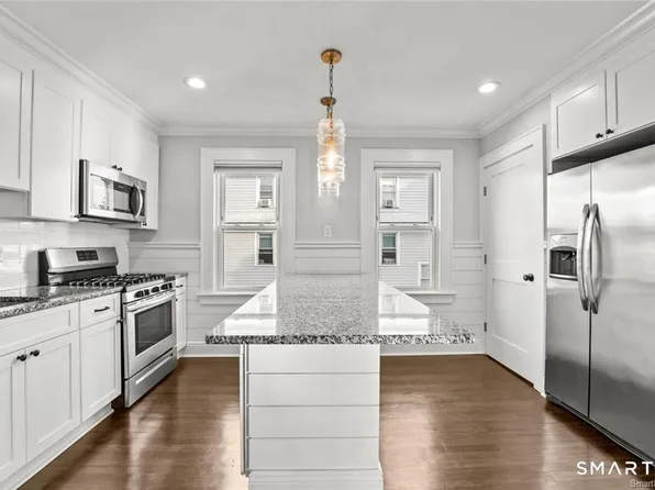 36 Churchill St, Fairfield, CT 06824