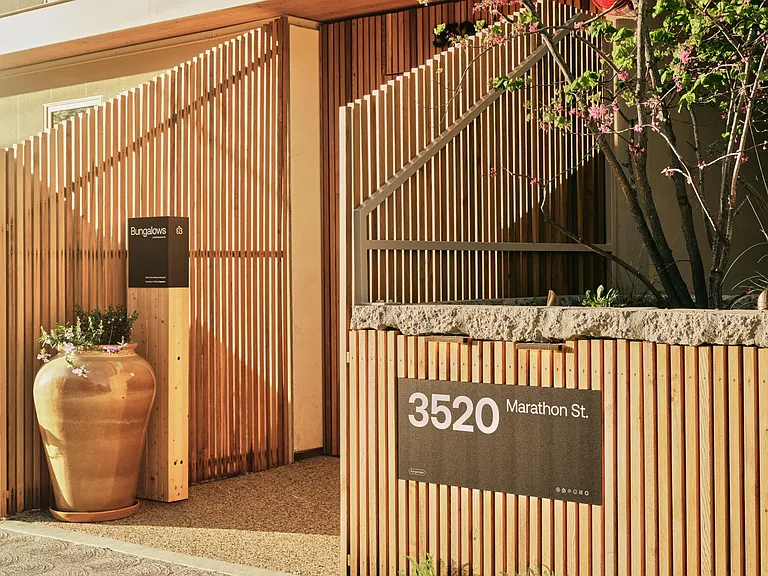 SuperBungalows on Marathon St — Photo 29