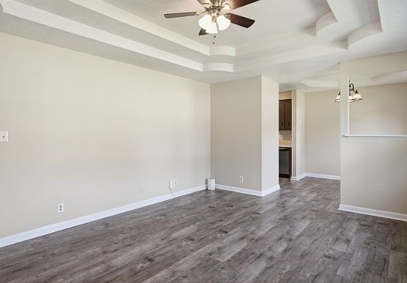 3rd image of 700 Shelton Cir