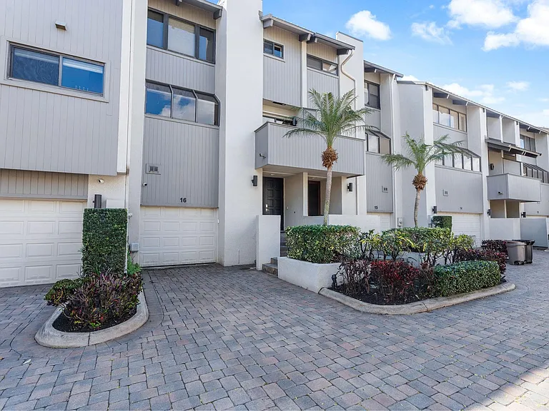 16 Portside Dr #16C — Photo 30
