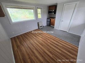 18 Main Rd, Holden, ME