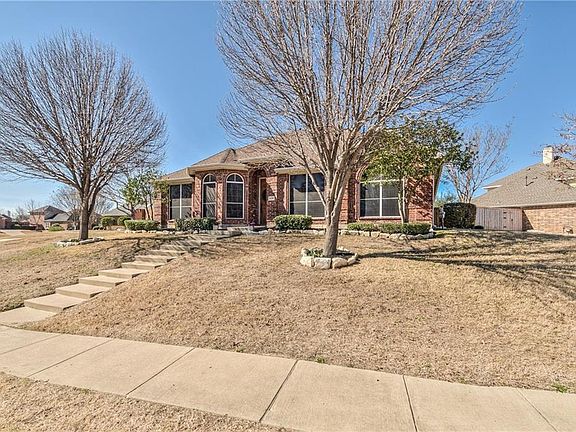 3rd image of 438 Love Bird Ln