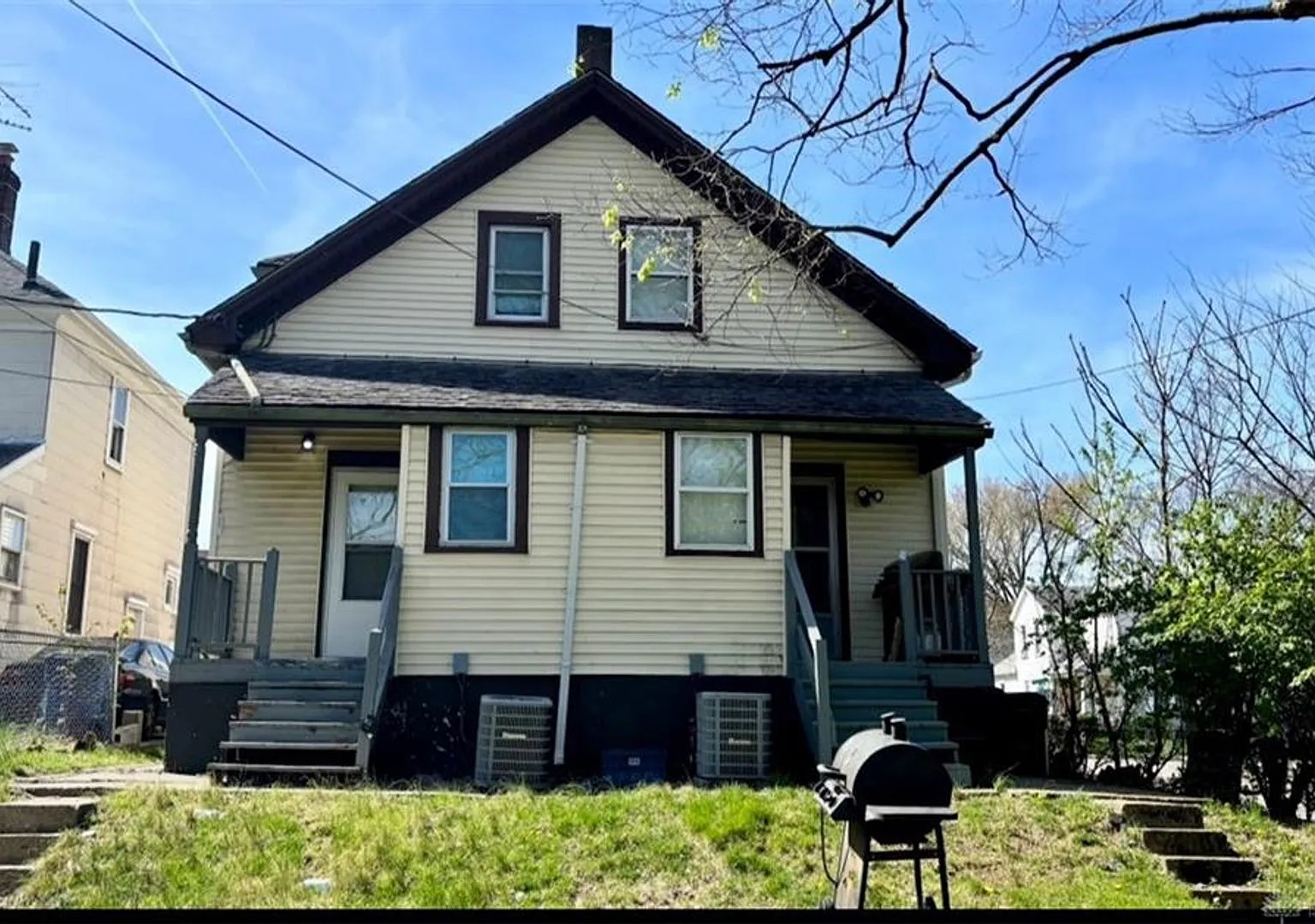 201-203 Pleasant — Photo 3