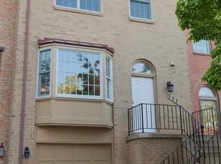 327 Lynn Manor Dr, Rockville, MD 20850