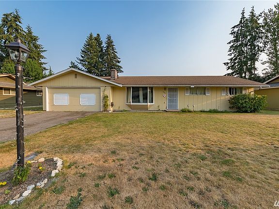 2nd image of 4404 130th Pl NE