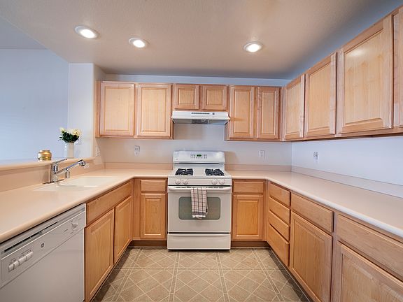 5th image of 10809 Garden Mist Dr APT 1083