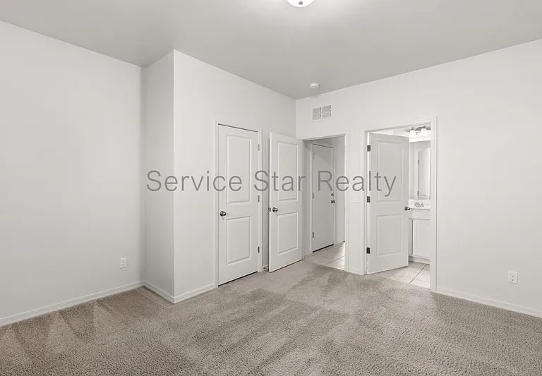 2402 E Alonso Dr — Photo 7