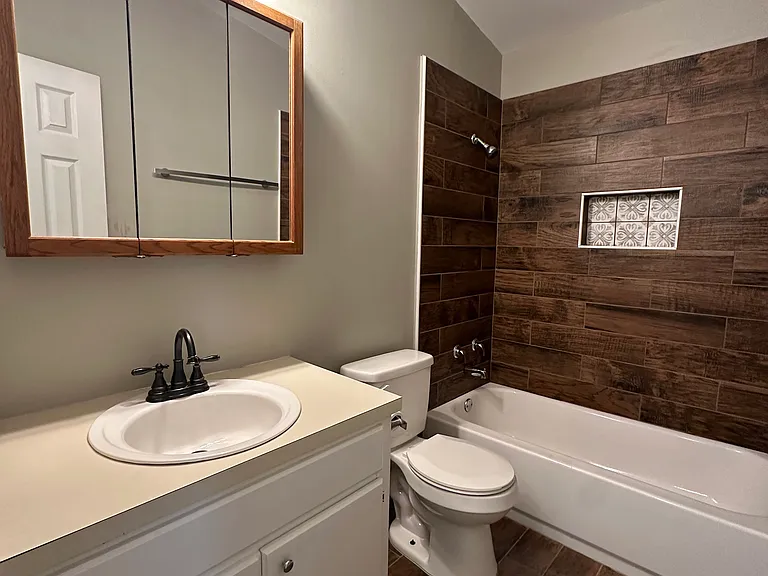 2612 Williams Ave — Photo 9