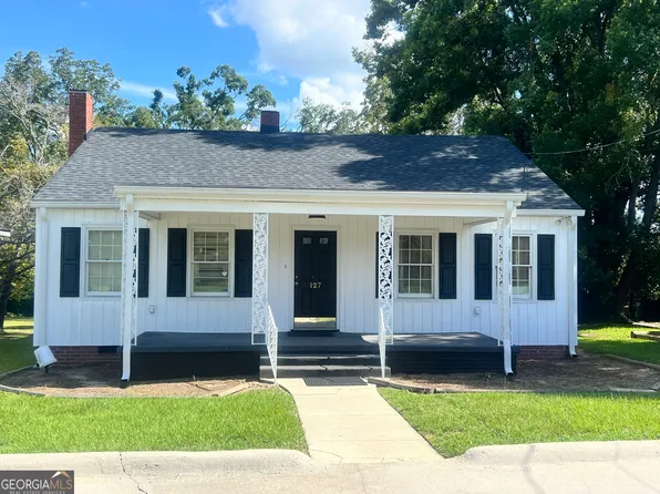 127 W Stuart Ave, Lyons, GA 30436