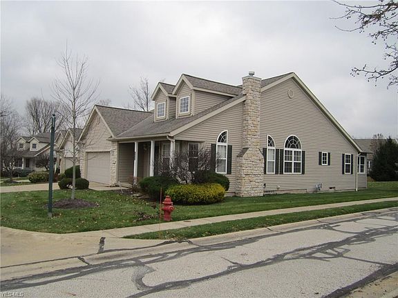 2nd image of 392 Oakhill Ter