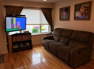 42 Latourette Ln, Staten Island, NY 10314