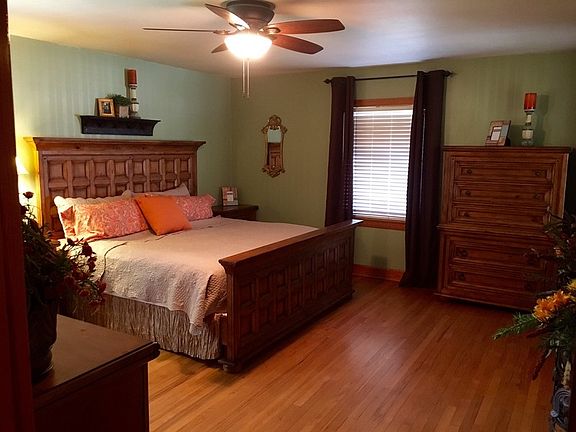 Bedroom 1 (Original Hardwood)