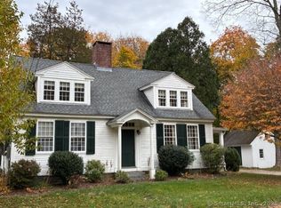 35 Maple St, Chester, CT 06412