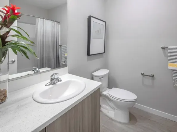 Alberta 13, 4946 NE 13th Ave #306, Portland, OR 97211