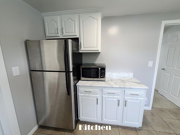 4th image of 38 N Western Ave Unit 2