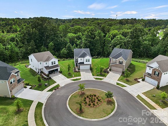 2nd image of 660 Citriadora St