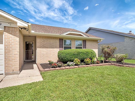 3rd image of 109 Country Ln