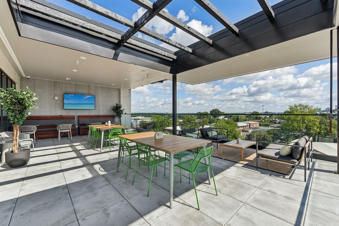 6th Floor Patio