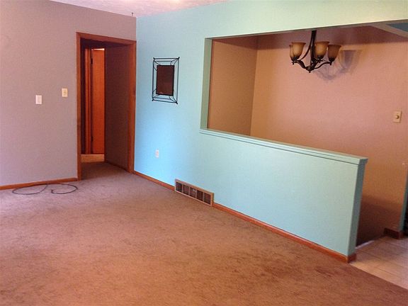 2nd image of 1030 Longwood Dr