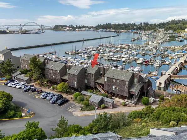 1000 SE Bay Blvd #202/302, Newport, OR 97365