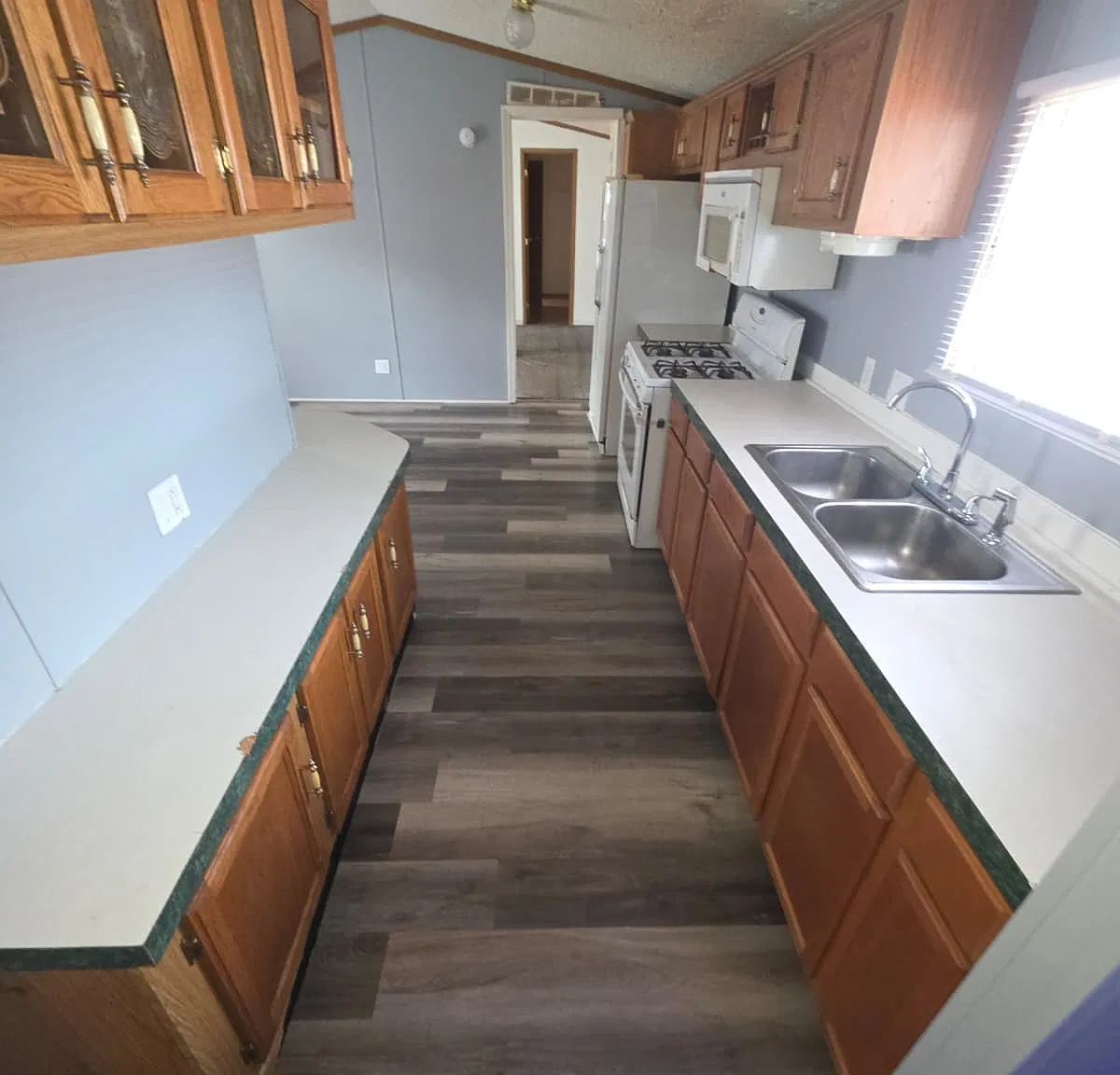 3 bed, $1,250 — Photo 2