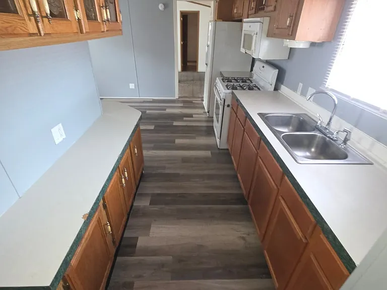 905 W 37th Ave #6 — Photo 2