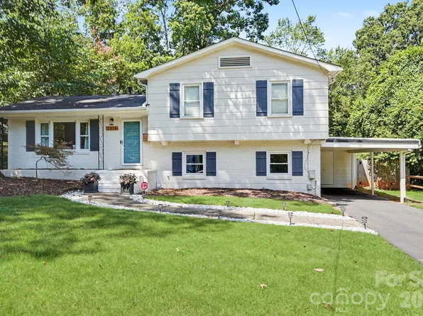 7316 Thorncliff Dr, Charlotte, NC 28210