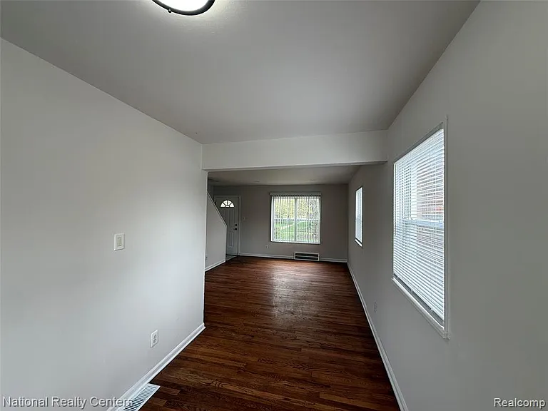 3264 Coolidge Hwy — Photo 8