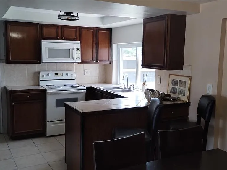 3637 Winder Dr — Photo 4