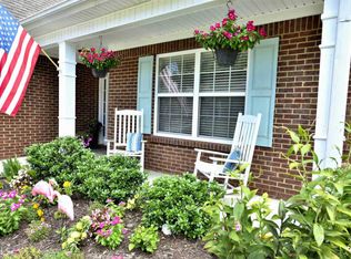 5650 Ashmoore Ct, Flowery Branch, GA 30542