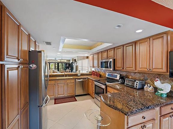4th image of 1045 Ocean Dr APT 204